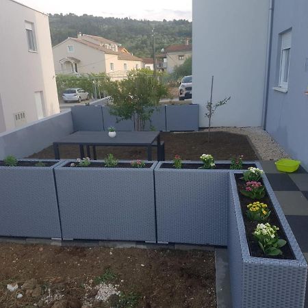 Apartments Sunrise Преко Экстерьер фото