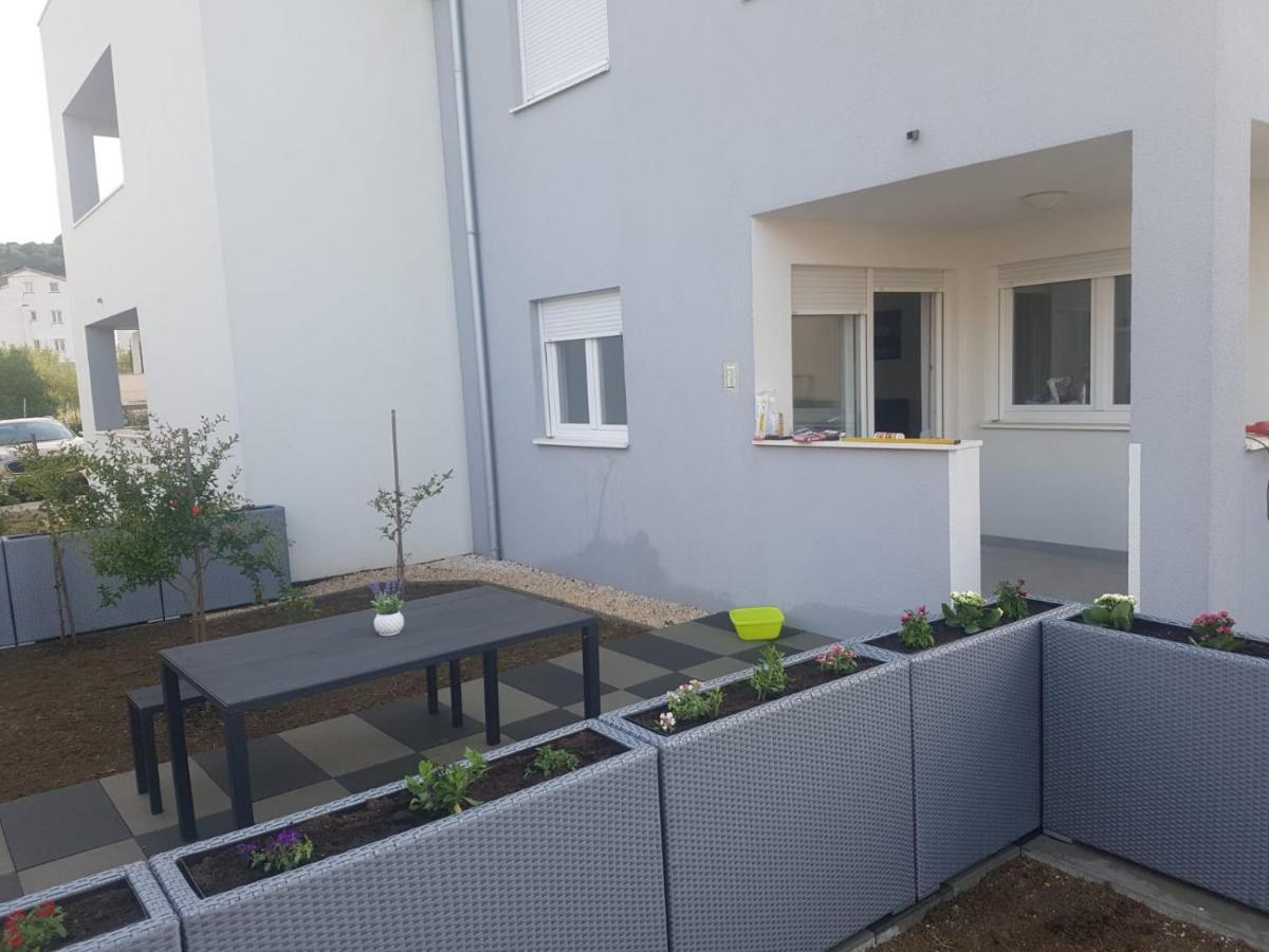 Apartments Sunrise Преко Экстерьер фото