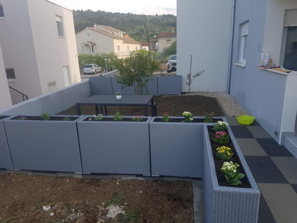 Apartments Sunrise Преко Экстерьер фото